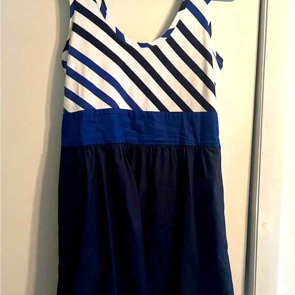 NWT cotton sleeveless summer dress. Size 12, no stretch fit a size 10 best - Picture 1 of 3